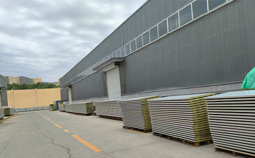 城东城东青海城东彩钢岩棉板保温与防火性能解析