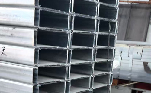 城东C型钢选型与在轻城东钢结构中的应用解析