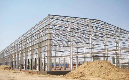 城东钢结构安装中的吊装与节点连接技术要点